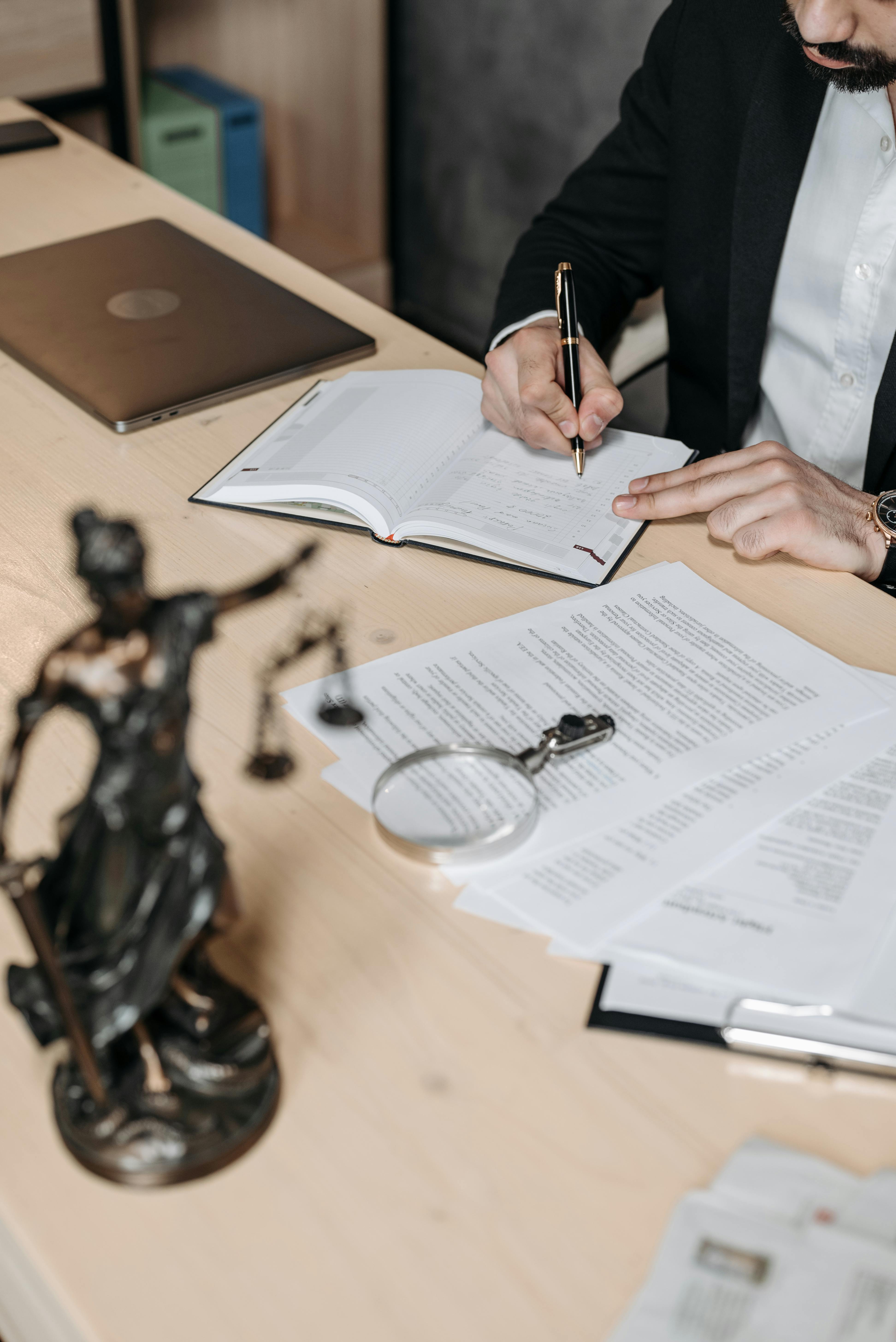 Gestión jurídica ante entidades y centrales de riesgo